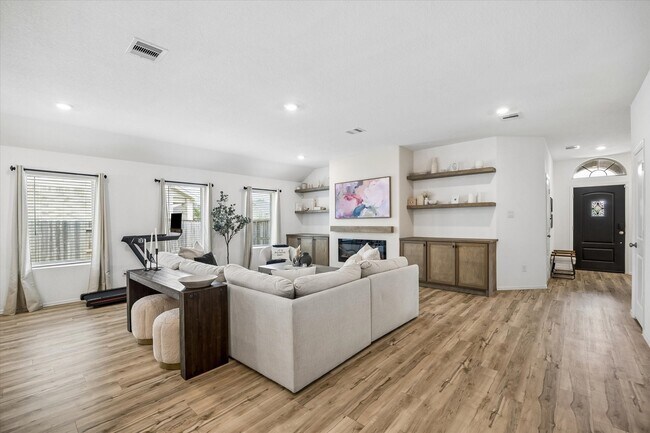Building Photo - 7511 Greenbriar Cayon Ln