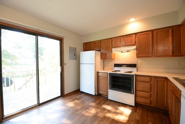 Building Photo - 1023 NE Lindsay Ave