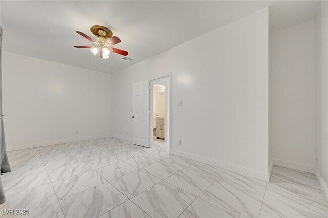 Building Photo - 9893 Canyon Peak Dr