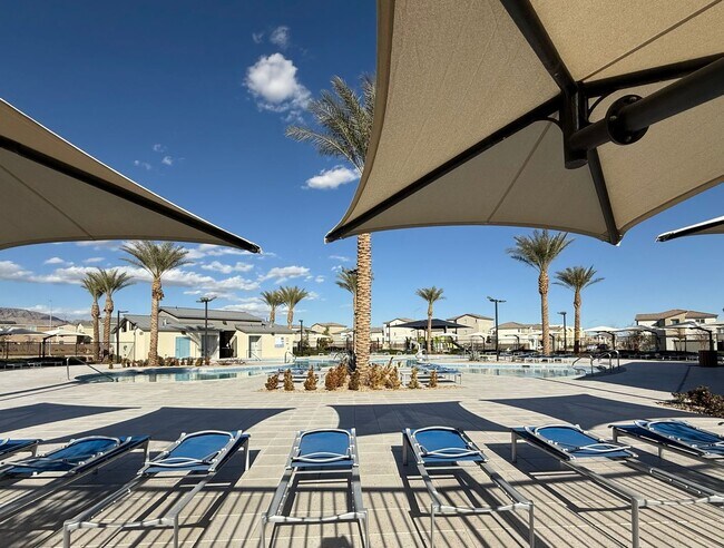 Building Photo - COMING SOON! 3/BD 2.5/BA Townhouse W/ Amaz...