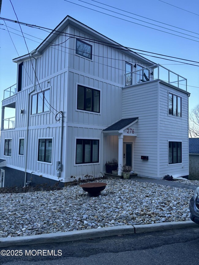 Primary Photo - 276 Bayside Dr
