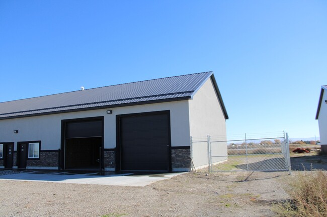 Building Photo - 57 W 465 N
