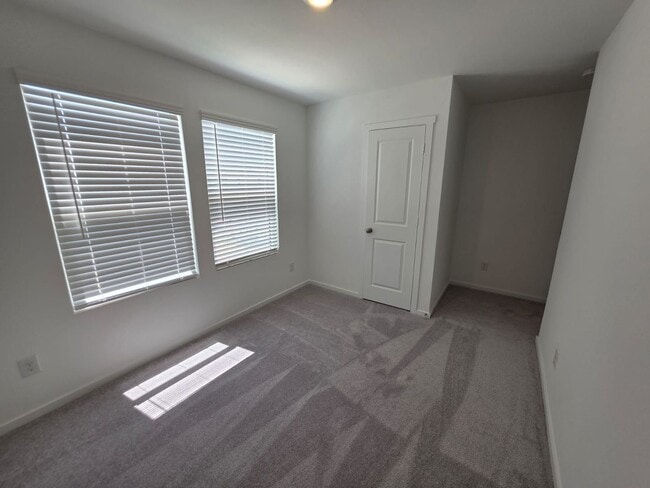 Building Photo - NEWLY BUILT 3 bedroom 2.5 Bath *2 MONTHS O...