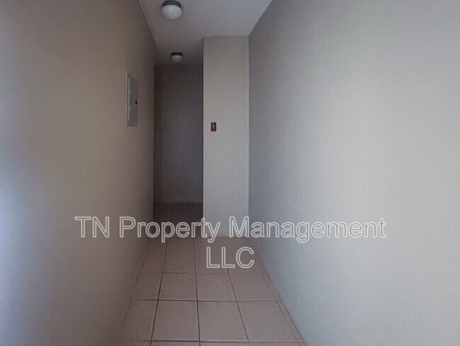 Building Photo - 202 Rue Basin