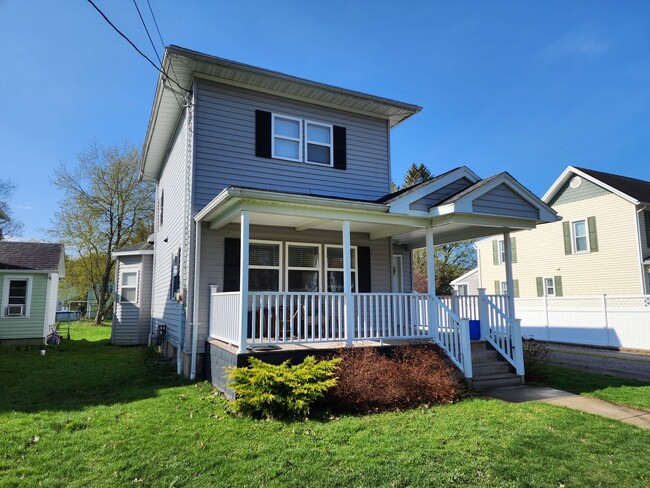 Primary Photo - 15 1st Ave