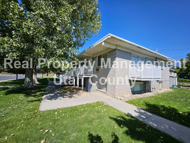 Building Photo - Orem 4-Plex