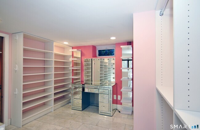 Building Photo - 37 Glen Ave