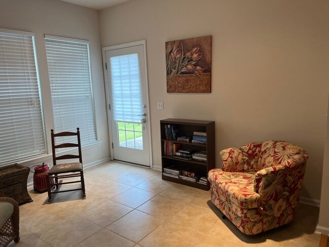 Building Photo - Spacious Sun City Home on Cul-De-Sac with Flexible terms