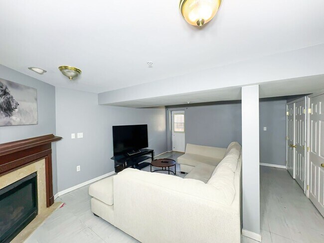 Building Photo - 15507 Pocopson Creek Way