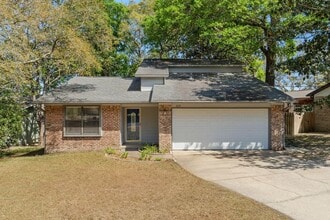 Building Photo - Ideal Niceville Location!