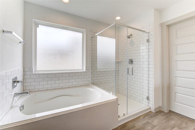 Building Photo - 403 Rain Water Ln