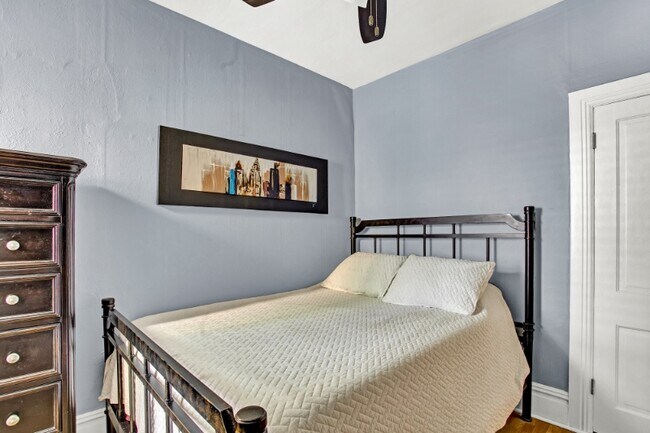 Building Photo - 1015 E 10th Ave