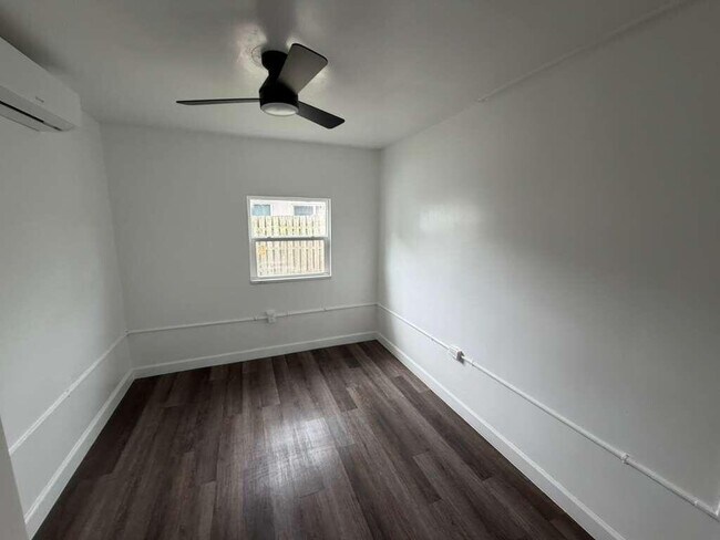 Building Photo - Northeast 7th Avenue, Pompano Beach, FL 33064 - 5 BR 3 BA house
