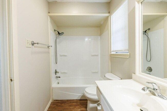 Building Photo - 6411 York Dr