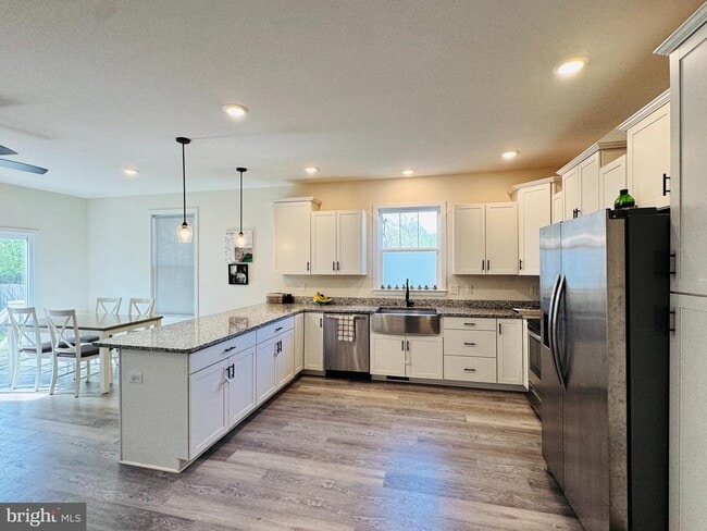 Building Photo - 233A Church St