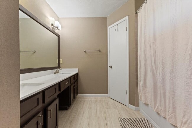 Building Photo - 5606 Shreveport Dr
