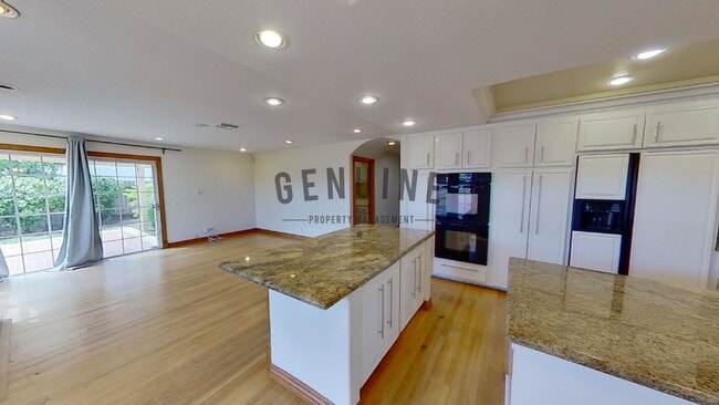 Building Photo - Coming Soon: 2 Story 4Bd 3Ba Eastside Costa Mesa Home