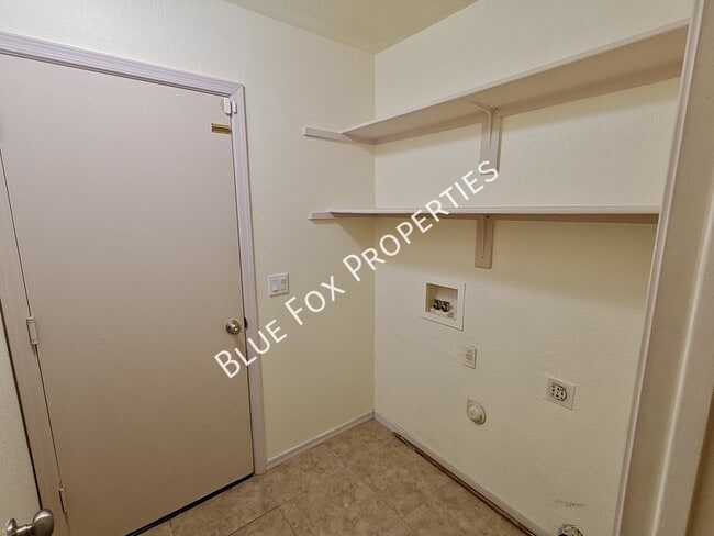 Building Photo - 6442 E Mary Dr
