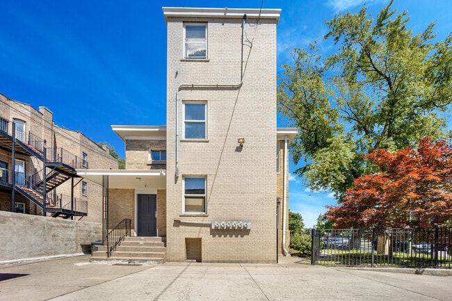 Building Photo - 4560 S Michigan Ave