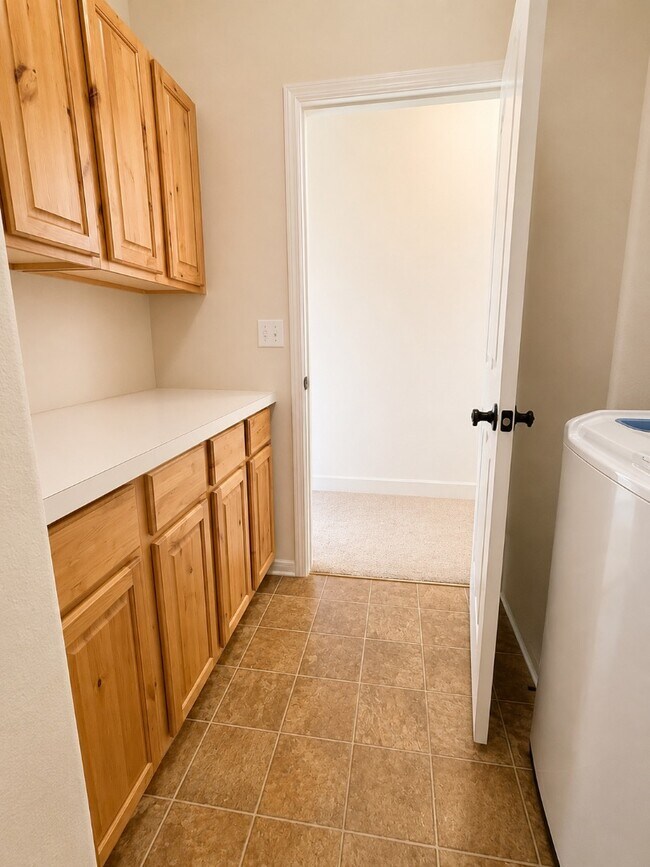 Building Photo - 6800 N Spurwing Loop