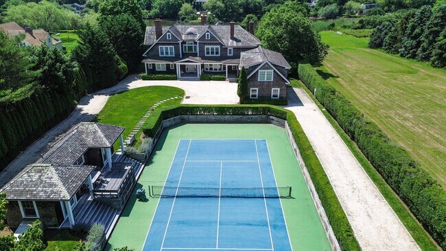 Building Photo - 936 Cobb Rd W