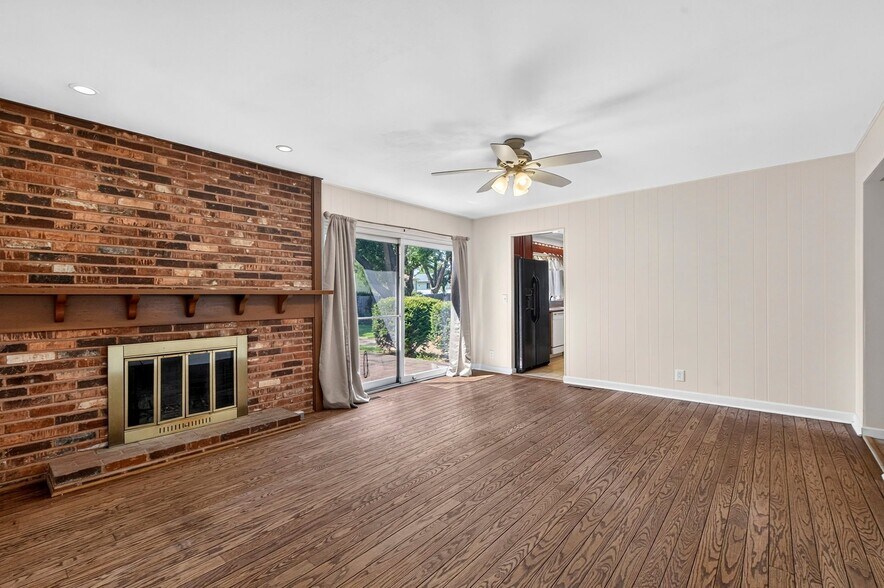 Building Photo - 3145 Matlock Dr