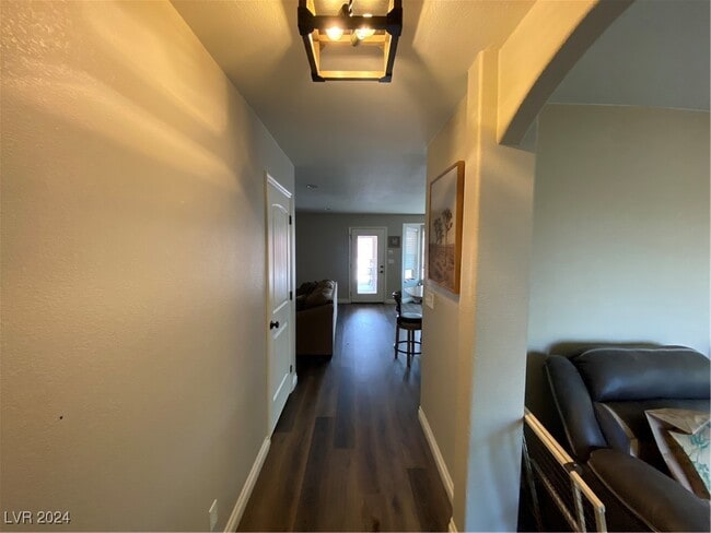 Building Photo - 1005 E McKnight Ave