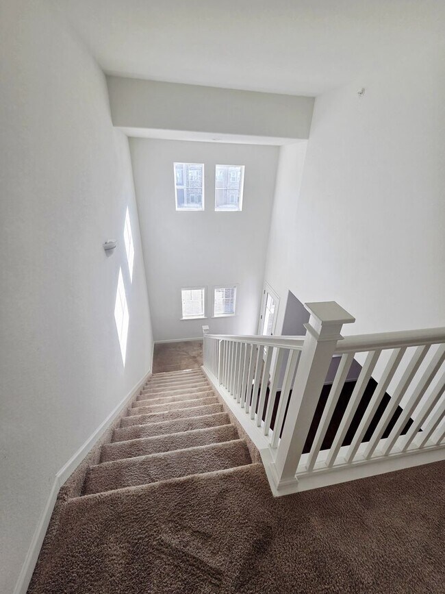 Building Photo - 5435 W 97th Ave