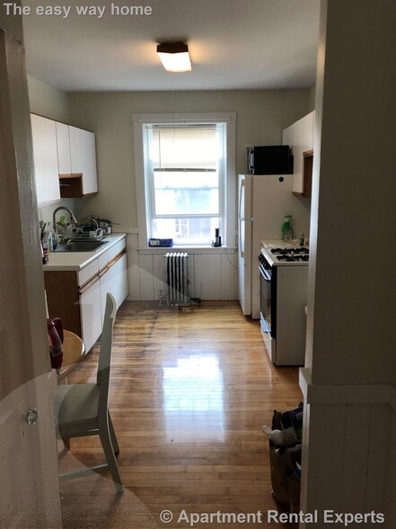 Building Photo - 14 Centre St