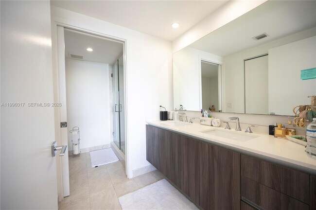 Building Photo - 488 NE 18th St