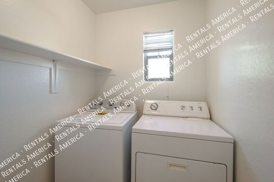 Building Photo - 2715 S Cupertino Dr