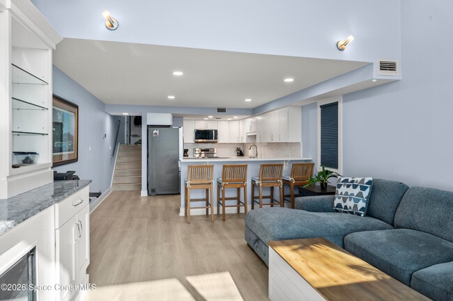 Building Photo - 5050 Ocean Beach Blvd
