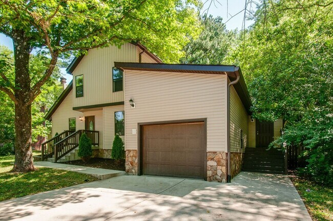 Primary Photo - 625 Mercer Dr