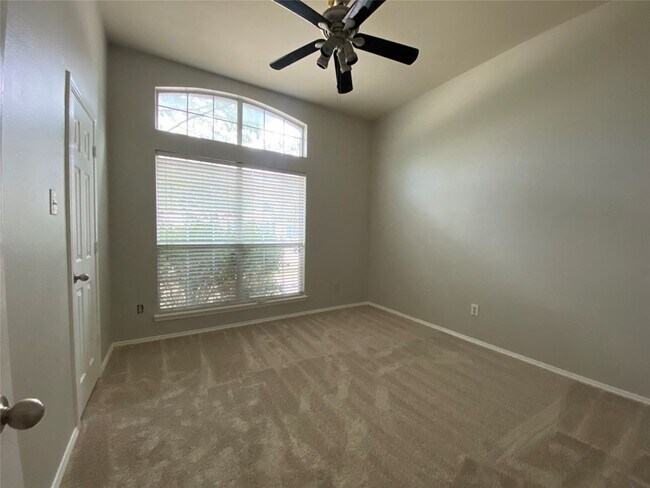 Building Photo - 13675 Fall Harvest Dr