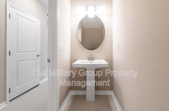 Building Photo - 246 Cherry Elm Dr