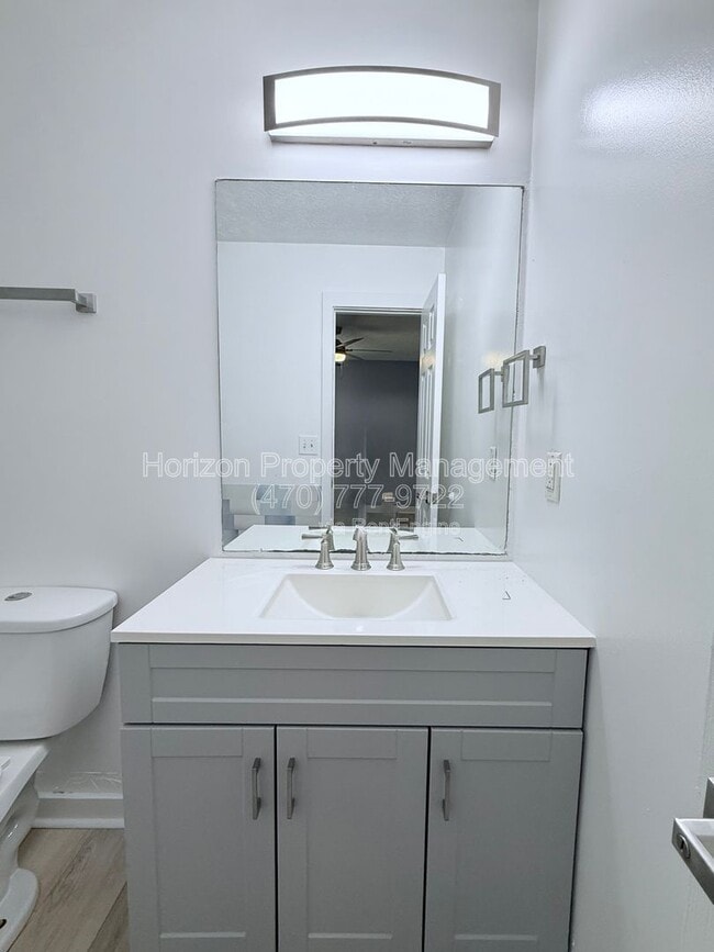 Building Photo - 9170 Horseshoe Bend