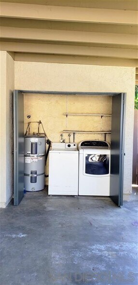 In unit washer dryer heater - 7853 Camino Raposa