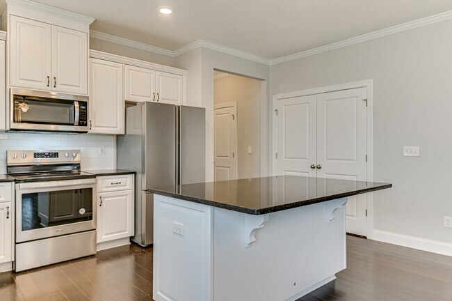 Building Photo - 5107 Heathbrook Dr
