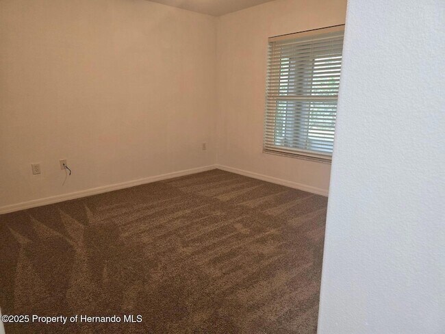 Building Photo - 542 Fairbanks Rd