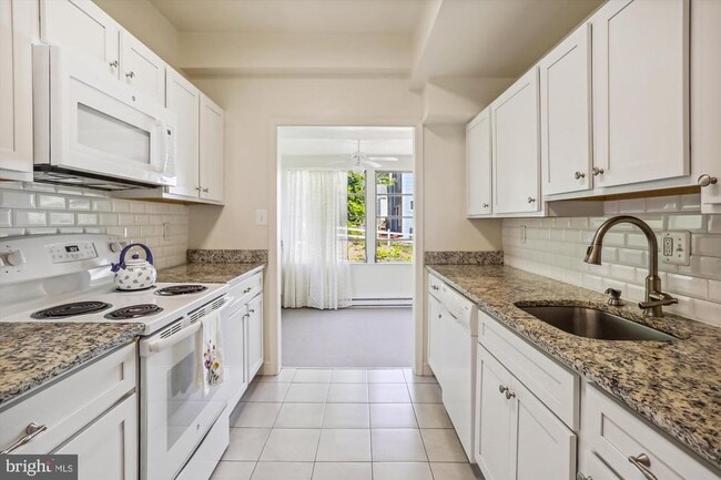 Building Photo - 8901 Montgomery Ave