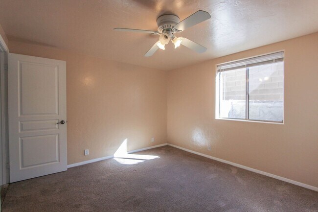Building Photo - Large 2 story Home in Prescott Valley