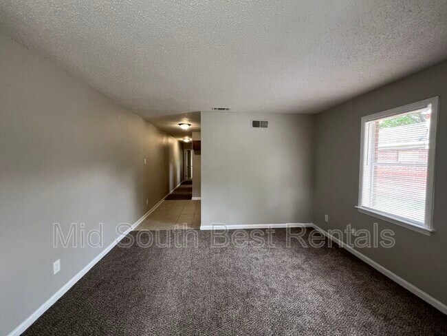 Building Photo - 1785 Tampa Cove