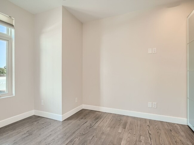 Building Photo - New 2BR/2BA Townhouse In RiNo!!!!!!