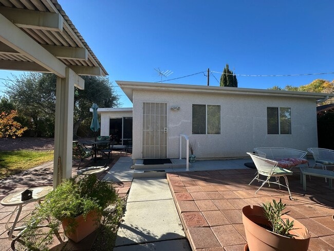 Building Photo - 1 Bedroom Casita
