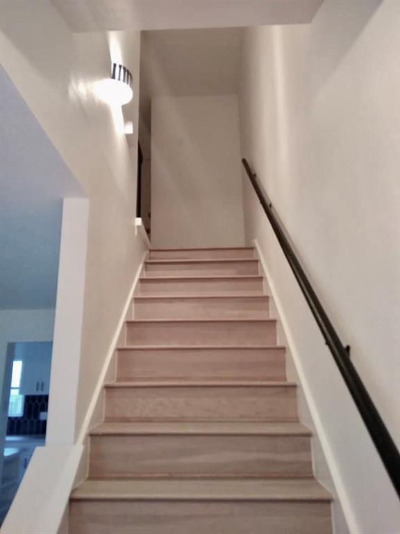 Building Photo - 824 Banister Ln