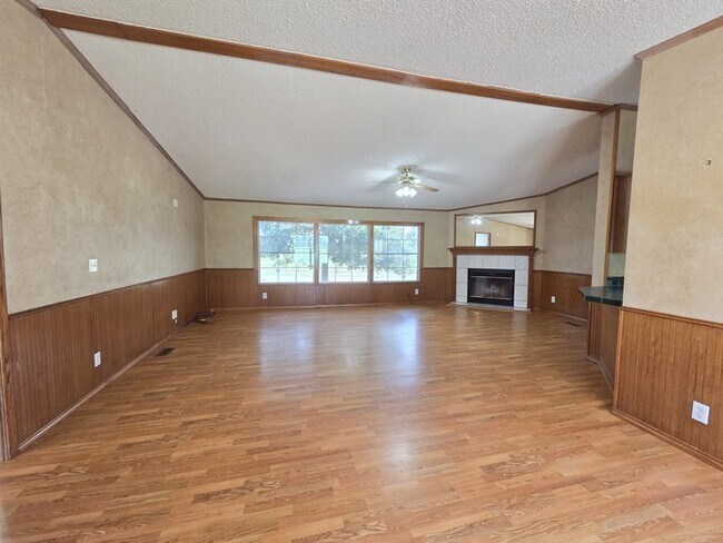 Building Photo - 3-2 Mobile Home
