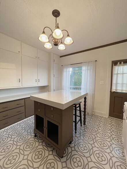 Building Photo - 1735 N 13th St