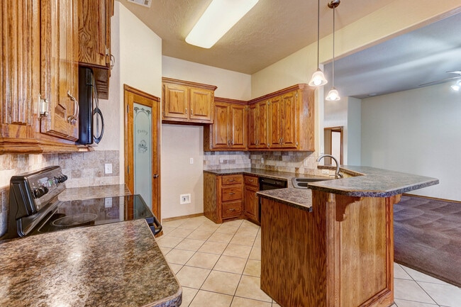 Building Photo - 500 Loyd Ln