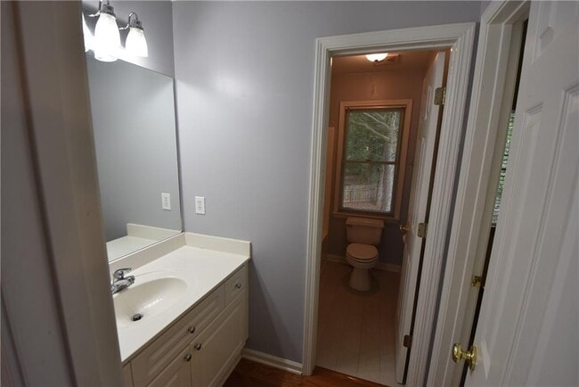 Building Photo - 629 Overhill Dr