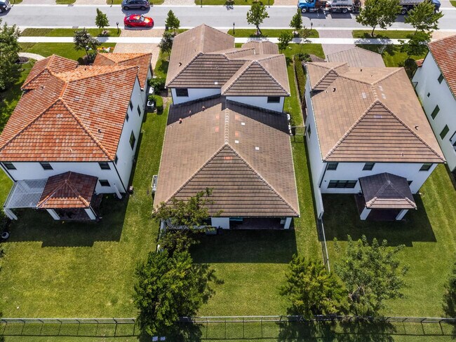 Building Photo - 8948 Grand Prix Ln